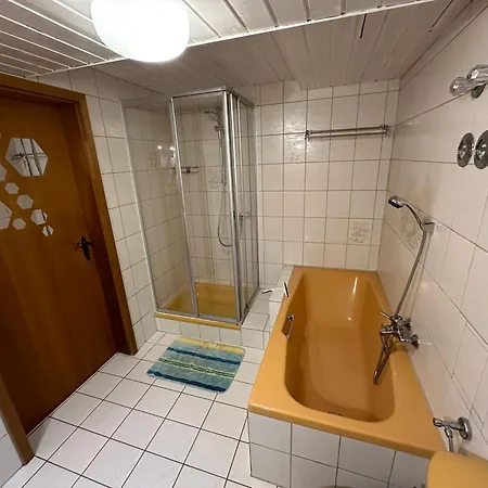Kurtz Apartment *